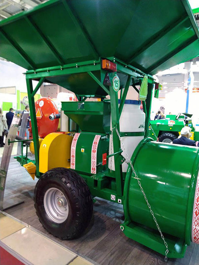 Измельчитель-упаковщик зерна ИУВЗ-20М с приводом от ВОМ  - купить на трактор МТЗ