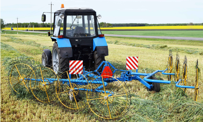 Ворошилки для тракторов купить в Москве - цена грабли ворошилки для сена в АгроТехноПарк