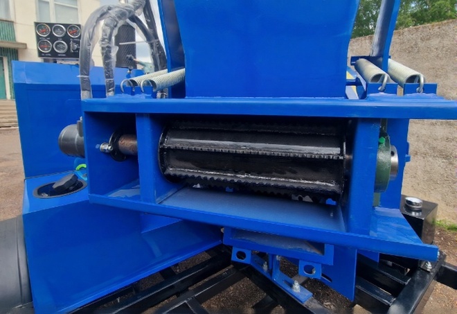 Прицепной дизельный измельчитель веток с двигателем 80 л.с. | DH-80 с гидроподачей