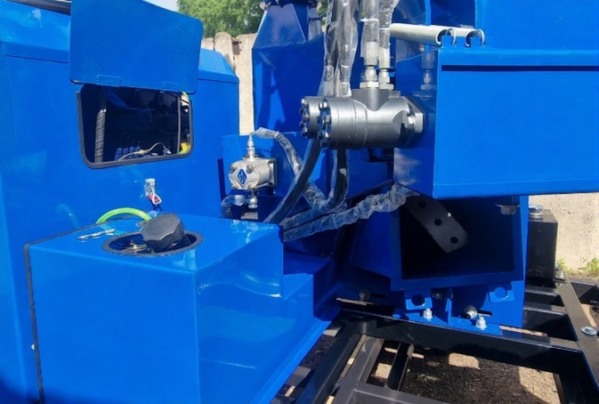 Прицепной дизельный измельчитель веток с двигателем 80 л.с. | DH-80 с гидроподачей