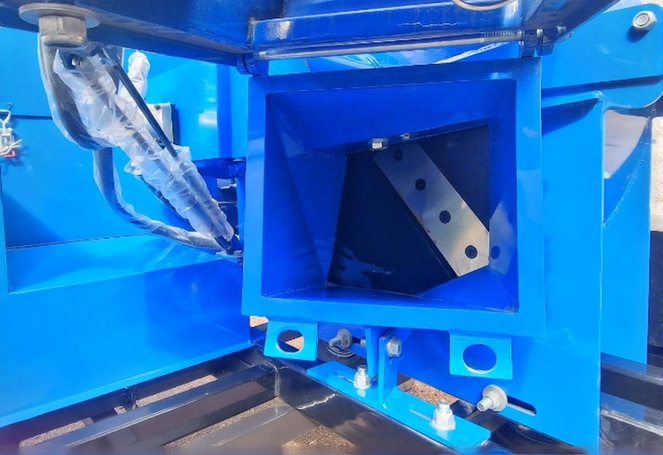 Прицепной дизельный измельчитель веток с двигателем 80 л.с. | DH-80 с гидроподачей