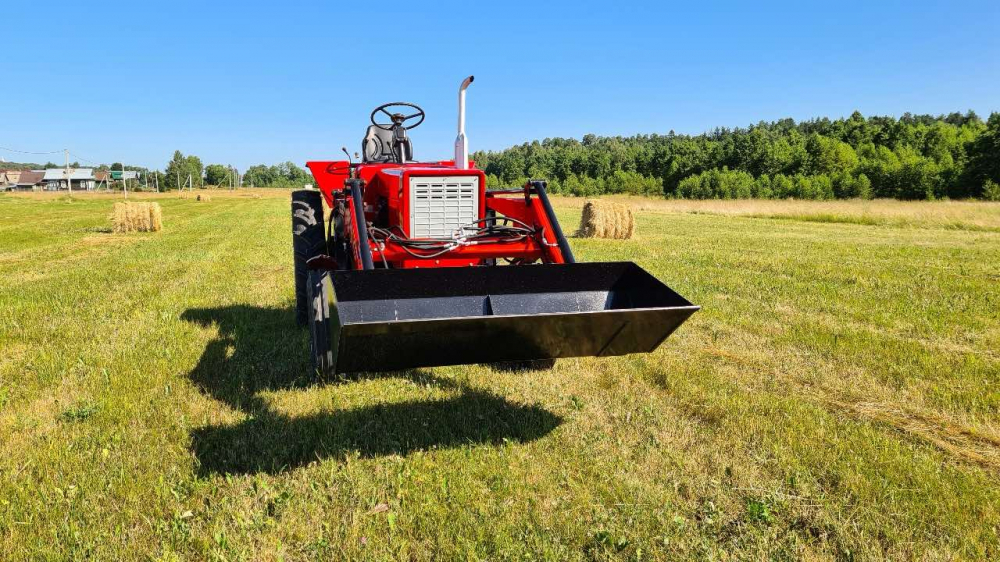 Погрузчик  ПКУ-0,5  ( четыре цилиндра) на трактор Т25 с ковшом фронтальнм V=0.25м3 L=1500мм 