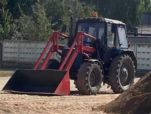 Оборудование навесное фронтально-погрузочное  ПФН-0,8М (КУН) с ковшом 1,1м3, г/п -1500 кг.