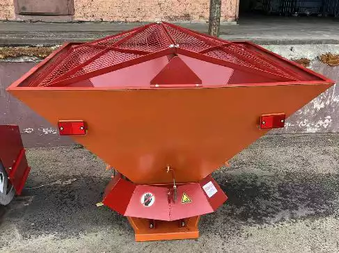 Пескосолеразбрасыватель ЕМ - 06