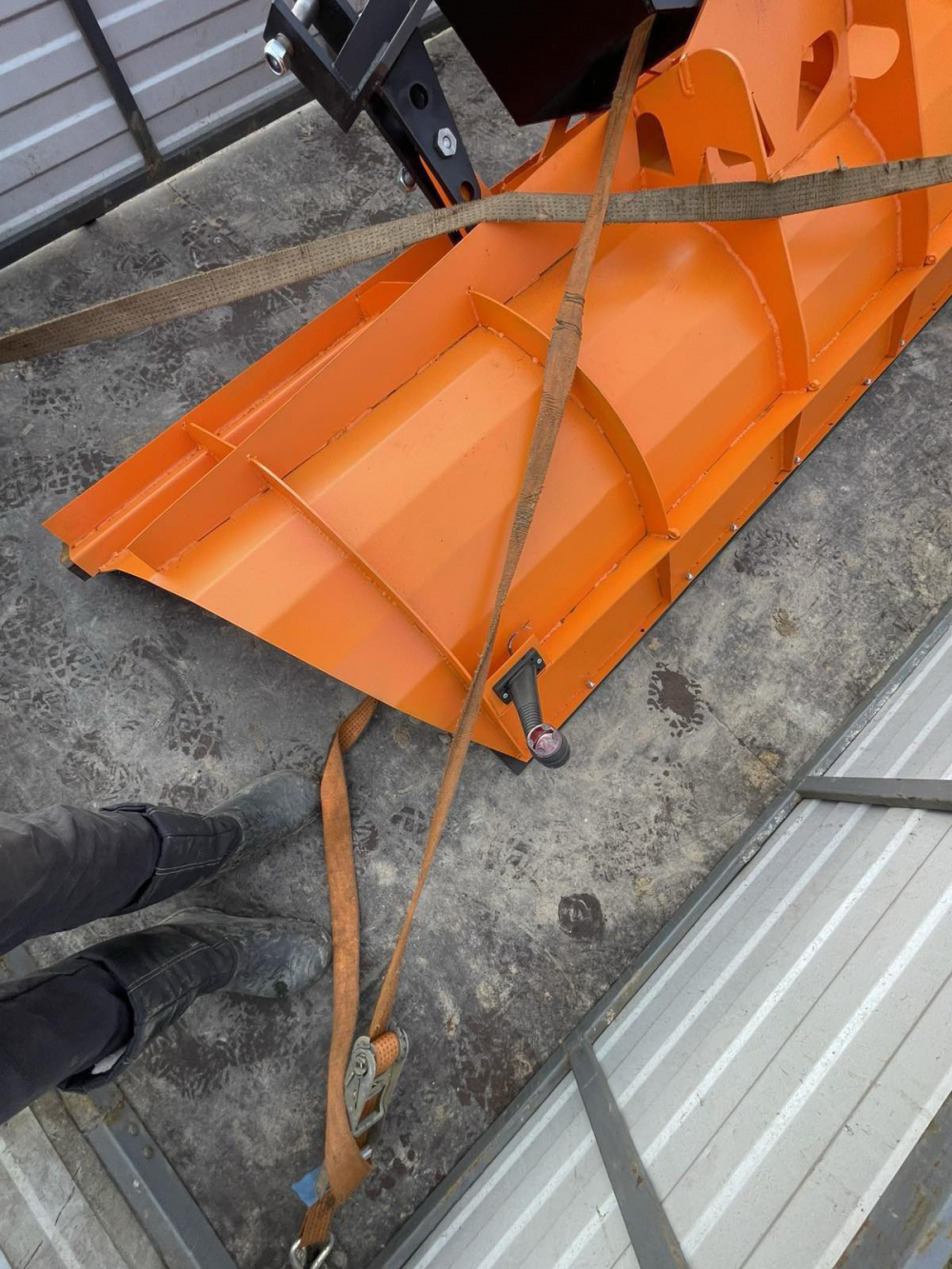 Отвал снежный ОСП-3.1 к трактору МТЗ - 2022.3