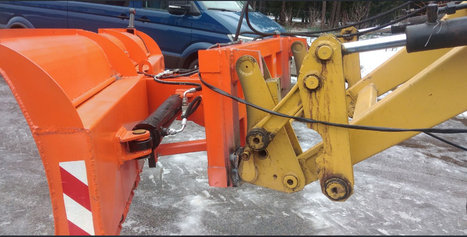 Снегоуборочный гидроповоротный отвал Бабочка для фронтальных погрузчиков (на КУН) МТЗ