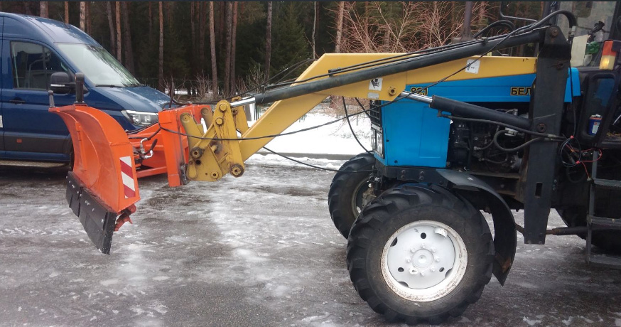 Снегоуборочный гидроповоротный отвал Бабочка для фронтальных погрузчиков (на КУН) МТЗ