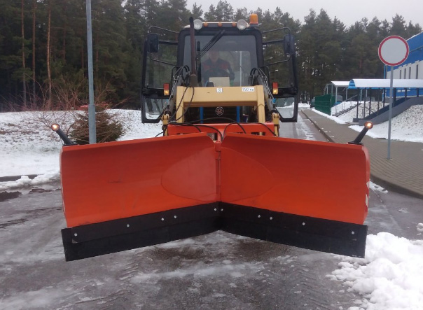 Снегоуборочный гидроповоротный отвал Бабочка для фронтальных погрузчиков (на КУН) МТЗ