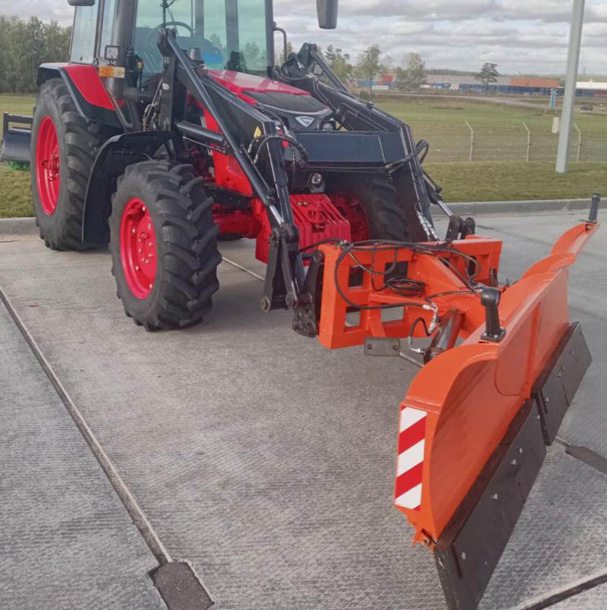 Снегоуборочный гидроповоротный отвал Бабочка для фронтальных погрузчиков (на КУН) МТЗ