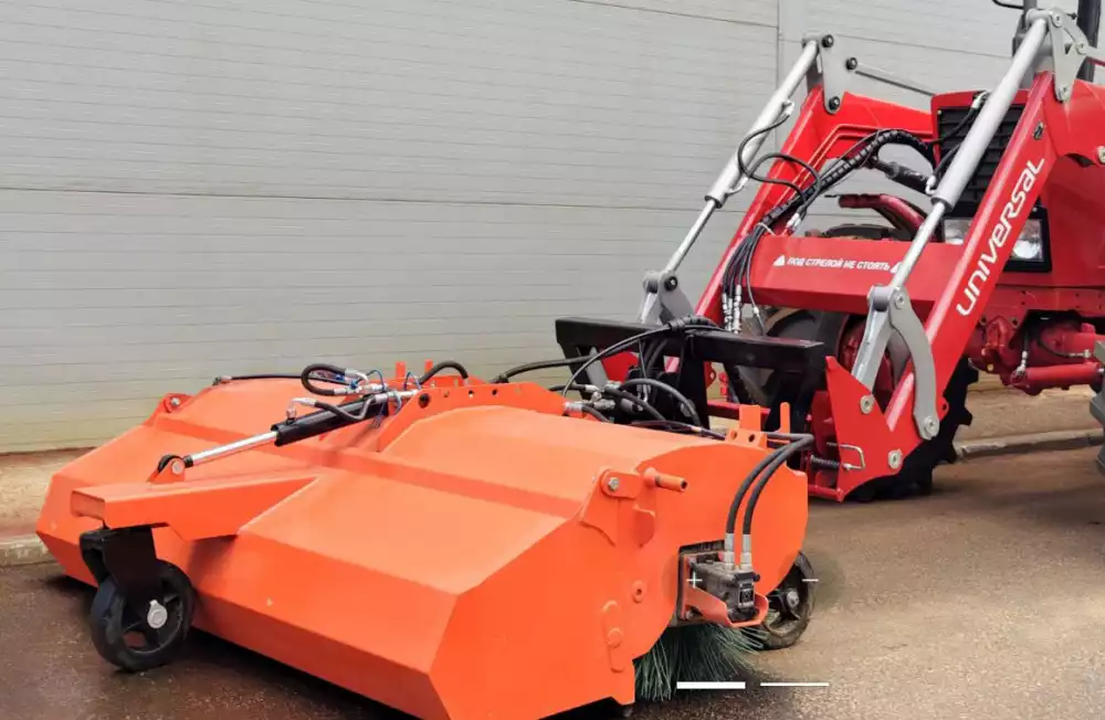 Щетка фронтальная гидравлическая с бункером на навесной погрузчик (КУН) МТЗ