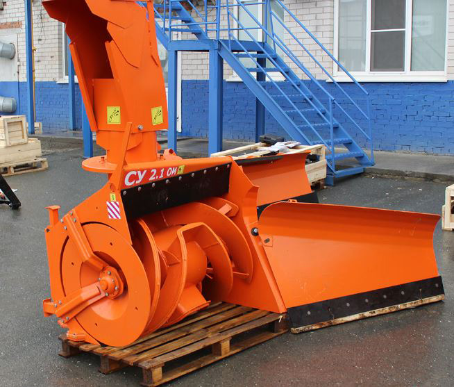 Снегоуборочная машина Су 2.1 ОМ "Чистая Работа" с  трубой телескопом для погрузки в транспортное средство