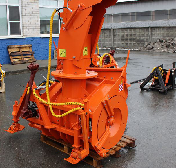 Снегоуборочная машина Су 2.1 ОМ "Чистая Работа" с  трубой телескопом для погрузки в транспортное средство