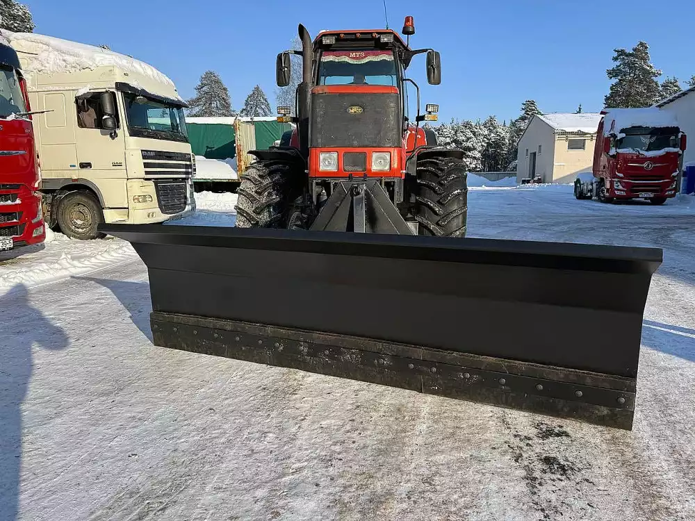 Отвал коммунальный ОГК-3,0 на трак-тор "Беларус-3022/3522"