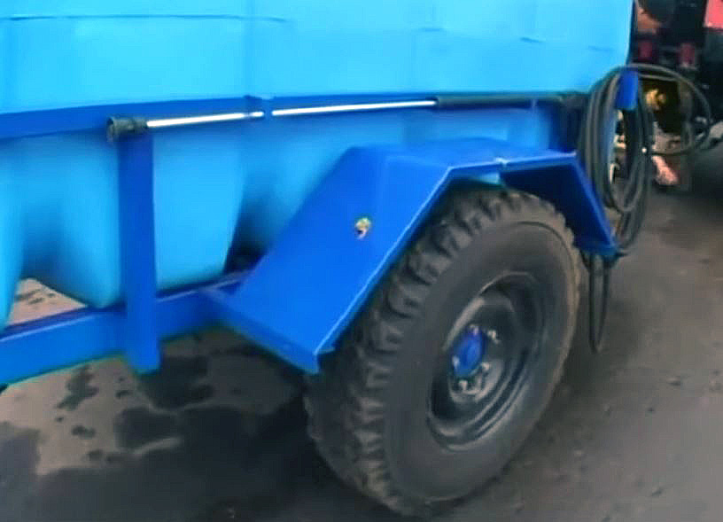 Прицеп к трактору ПККД-20 с поливомоечным оборудованием высокого давления
