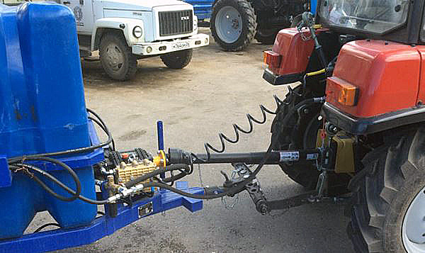 Прицеп к трактору ПККД-20 с поливомоечным оборудованием высокого давления