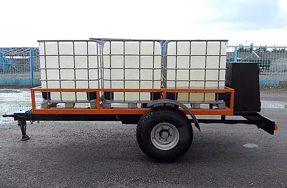 Полуприцеп коммунальный с поливомоечным оборудованием, модели ПКП-3,0