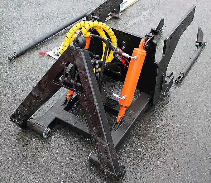 Навеска универсальная НУ-4 для тракторов " BELARUS" - 1221.3/1523.3/2022.3