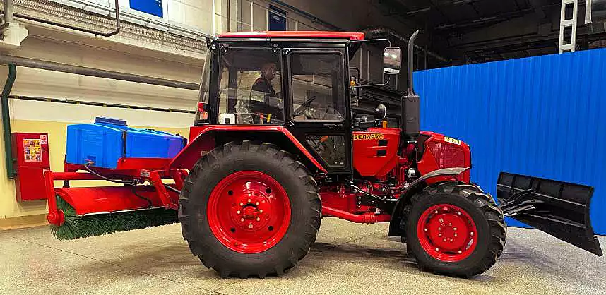 Машина коммунально-уборочная "Беларус" МК92