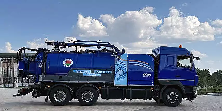 Машина вакуумная универсальная МВУ-631228-200-00 на базе шасси МАЗ с функцией повторного использования воды AQUASELF