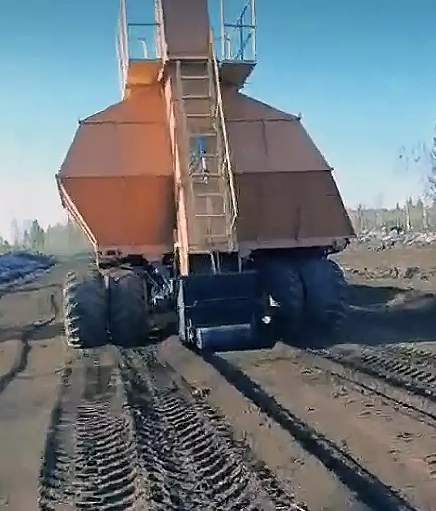 Машина для уборки фрезерного торфа МТФ-43А-К