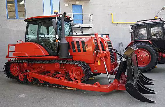 Трактор гусеничный Belarus-1502