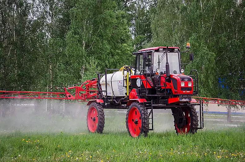 Опрыскиватель самоходный БЛ-3000 с клиренсом 1350мм. или 1500 мм