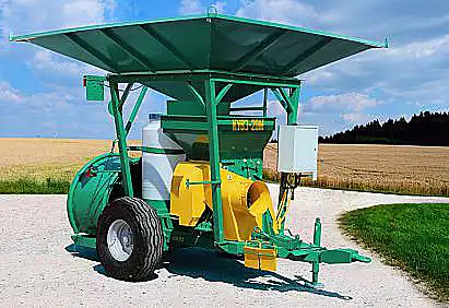 Измельчитель-упаковщик зерна ИУВЗ-20М с приводом от ВОМ