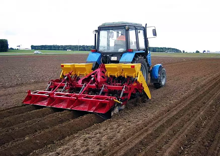 Культиватор-гребнеобразователь КГО-3,0 (четырехрядный, междурядье 75 см)