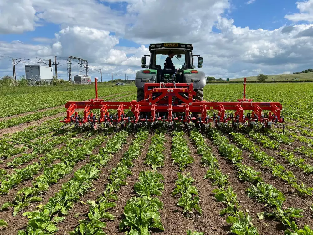 Уплотнитель сорняков KOALA для лесных насаждений