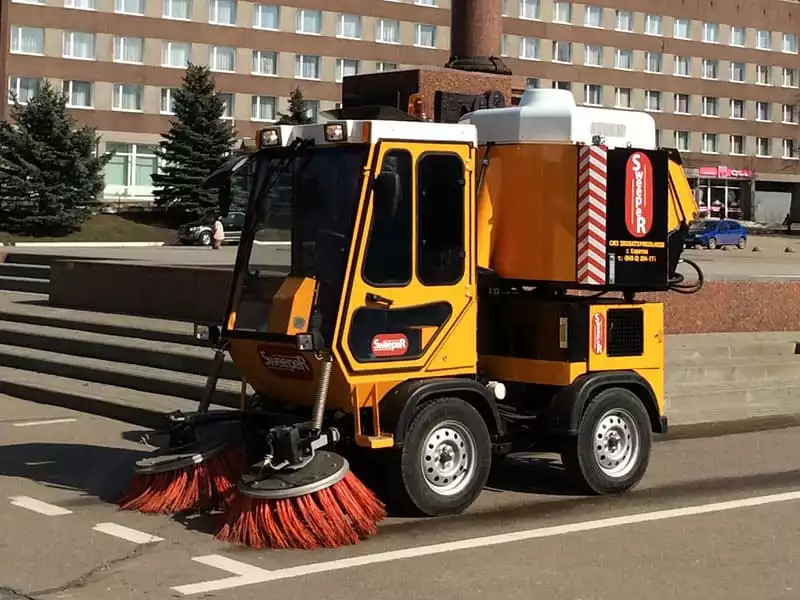 Многофункциональная машина "BTM SweepeR 4x4"
