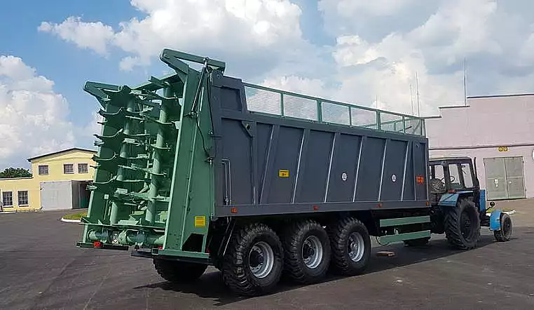 Полуприцеп разбрасыватель навоза ПСС-20