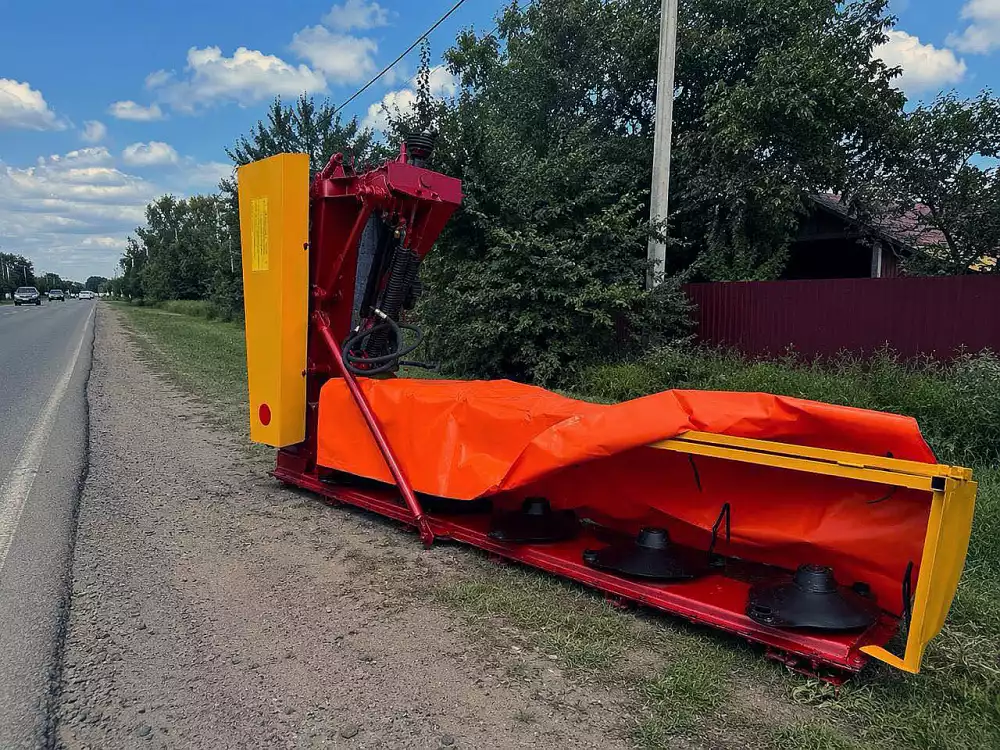 Косилка КРН-2.6 (дорожная)