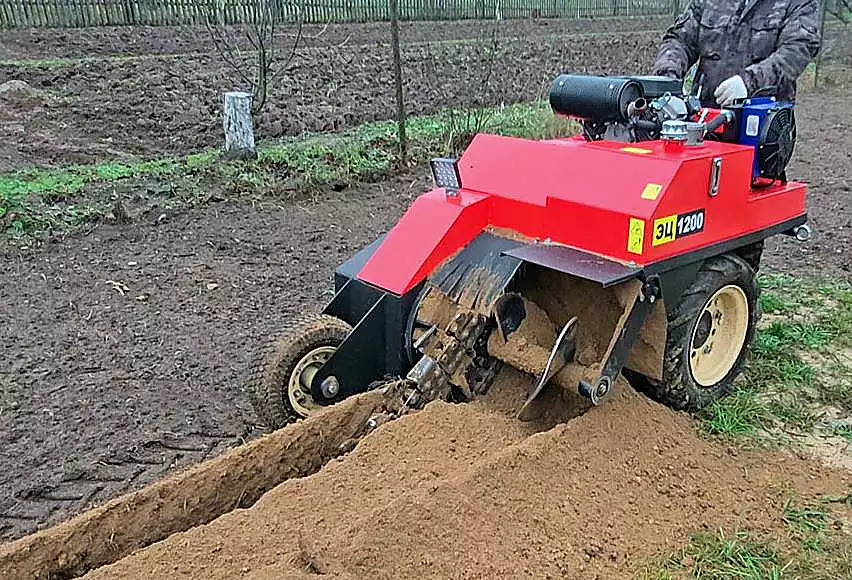  Малогабаритный колёсный  траншеекопатель ЭЦ-1200