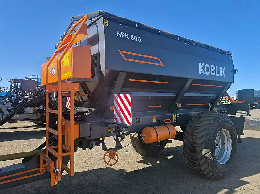 Разбрасыватель минеральных удобрений NPK 800 