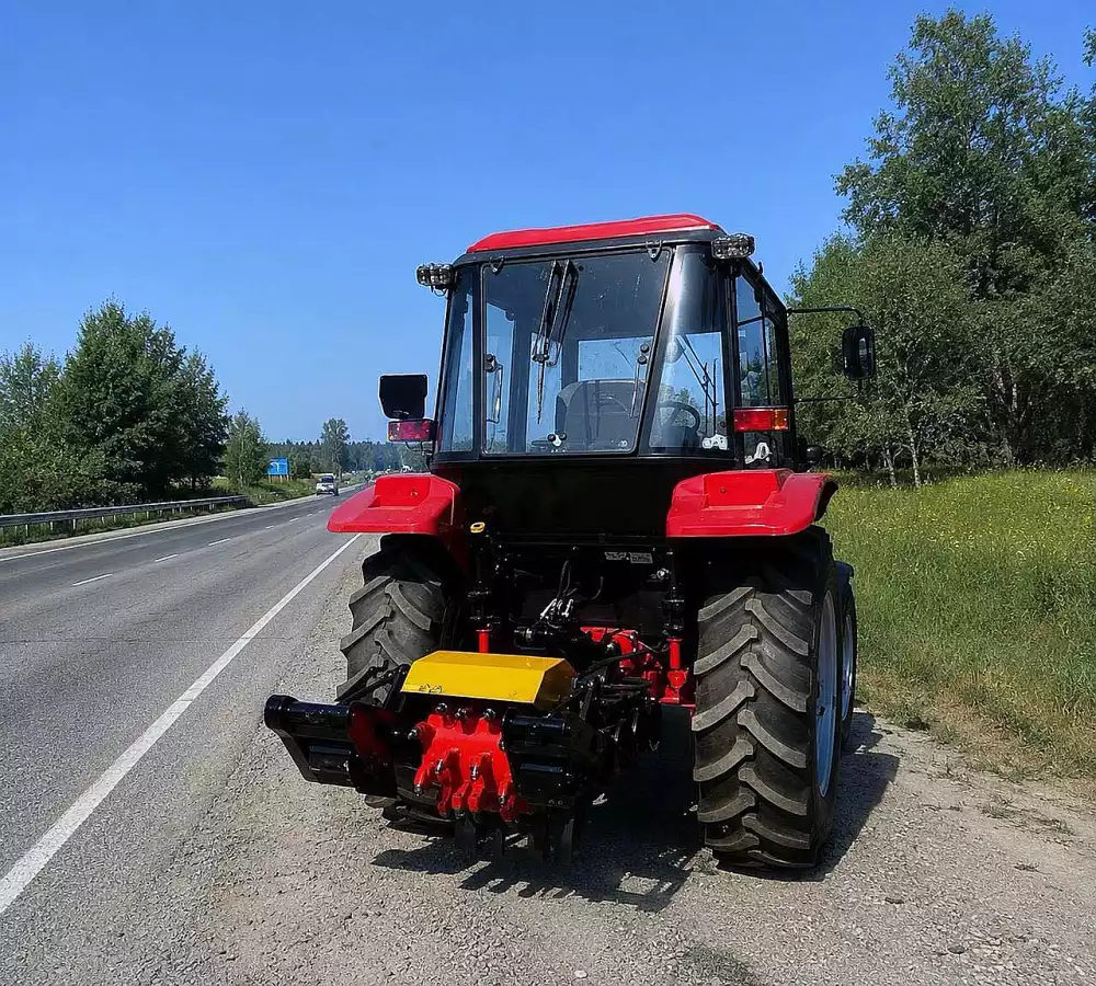 Машина фрезерная МФ-400 на базе "Беларус-92П"