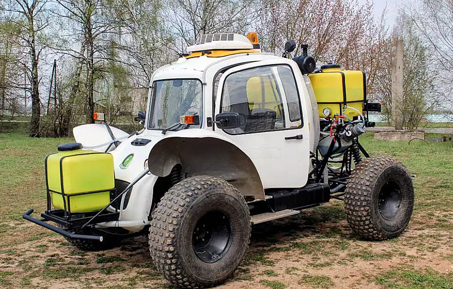 Самоходный опрыскиватель "ROSA" для борьбы с борщевиком