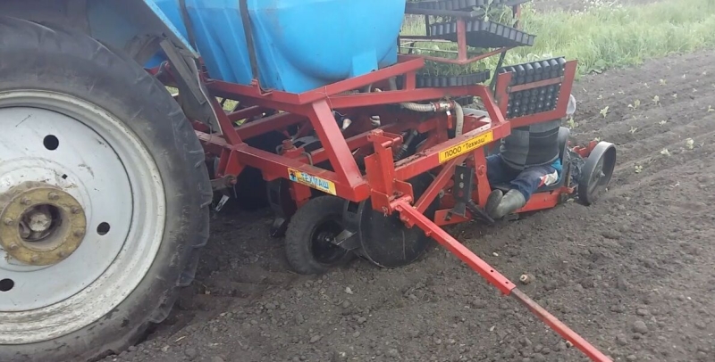 Машина рассадопосадочная (для томатов, перцев, капусты) МРП (универсальная)