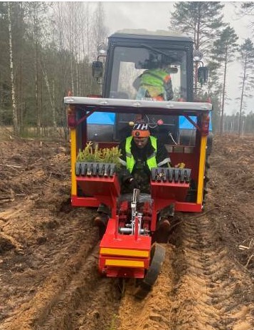 Машина лесопосадочная МЛП-1 (с одним сажальщиком)