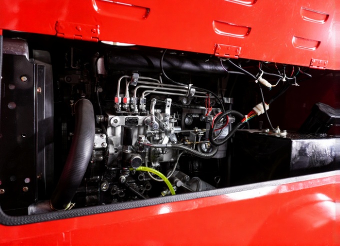 Прицепной дизельный измельчитель веток с двигателем 50 л.с. | DH-50 с гидроподачей