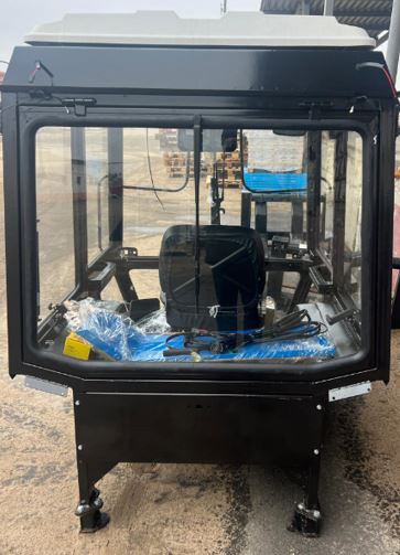 Унифицированная кабина для с/х тракторов МТЗ-80/82 типа МК 80-67000010 (с сиденьем, отопителем и щитком) Новая