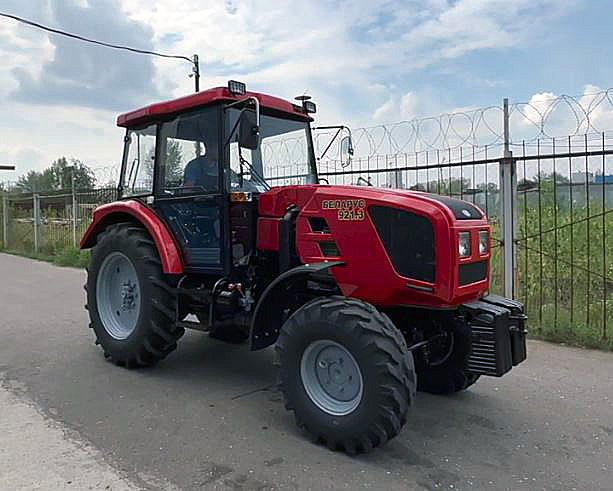 Трактор Беларус-921