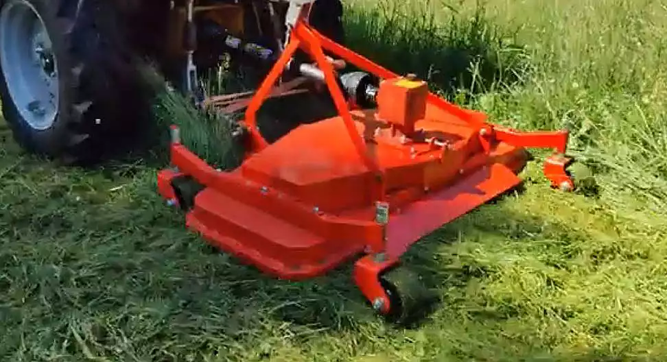 Косилка роторная газонная  КР-1500 на МТЗ 320