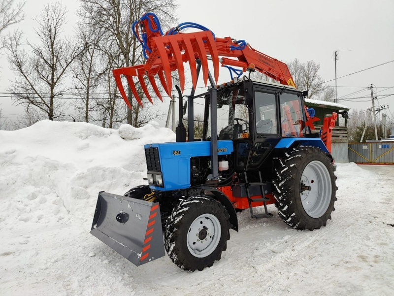 Погрузчик-экскаватор ПГФУ 1500 «Универсал Макси»