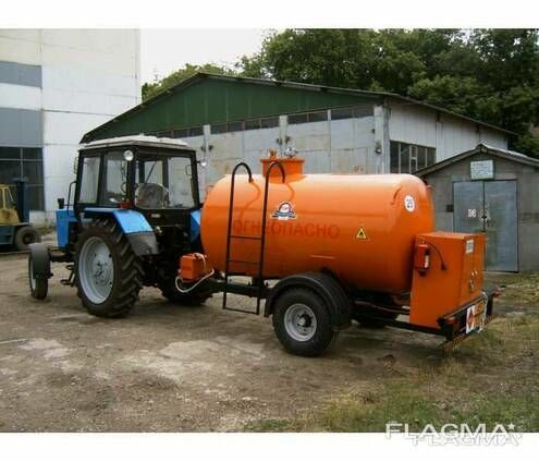 Полуприцеп-цистерна тракторный топливозаправщик