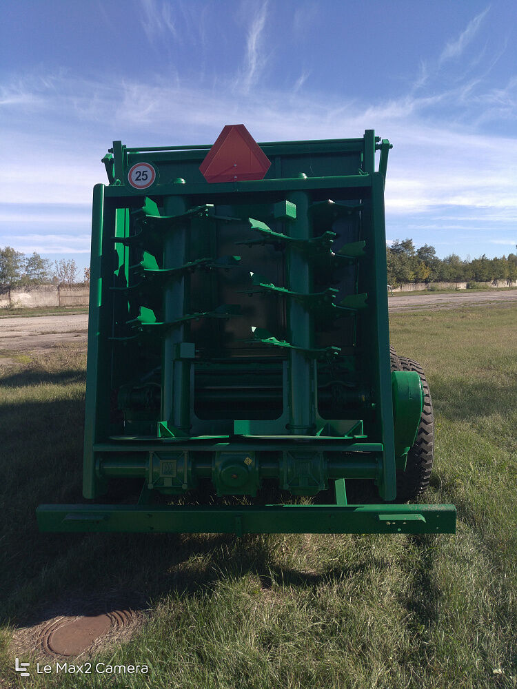 Машина для внесения твердых органических удобрений МТТ-11