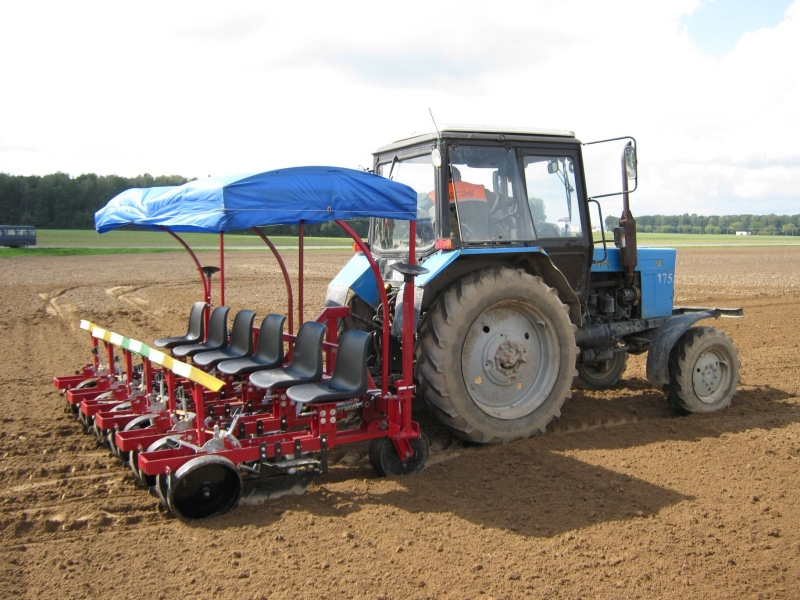 Машина рассадопосадочная (бескассетная) МР