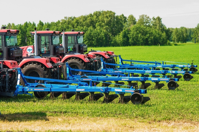 Плуг лемешный навесной восьмикорпусный FINIST ПЛН-8-35