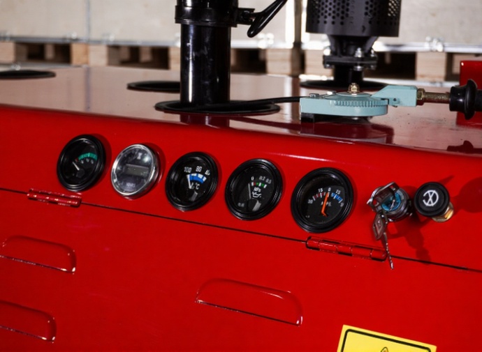 Прицепной дизельный измельчитель веток с двигателем 50 л.с. | DH-50 с гидроподачей