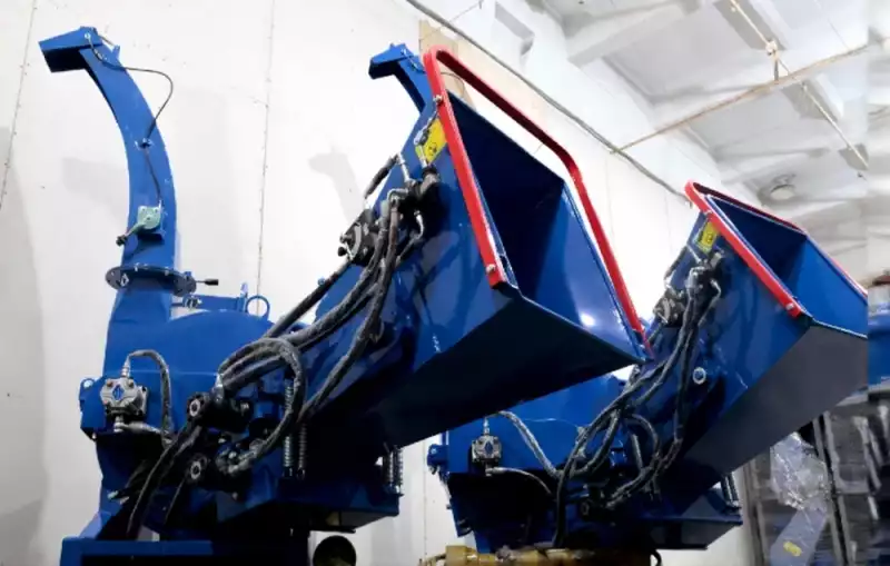 Измельчитель дерева BX-62RF с гидравлической подачей