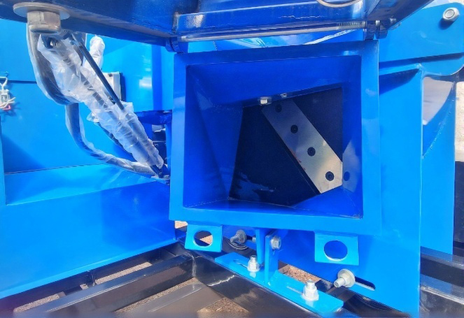 Прицепной дизельный измельчитель веток с двигателем 80 л.с. | DH-80 с гидроподачей